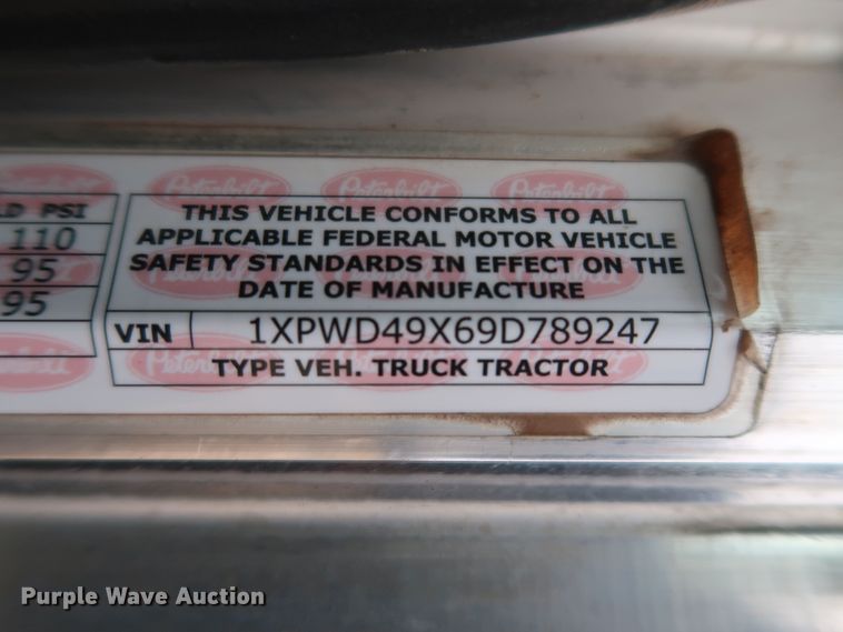 image for item DK3595 2009 Peterbilt 388  semi truck