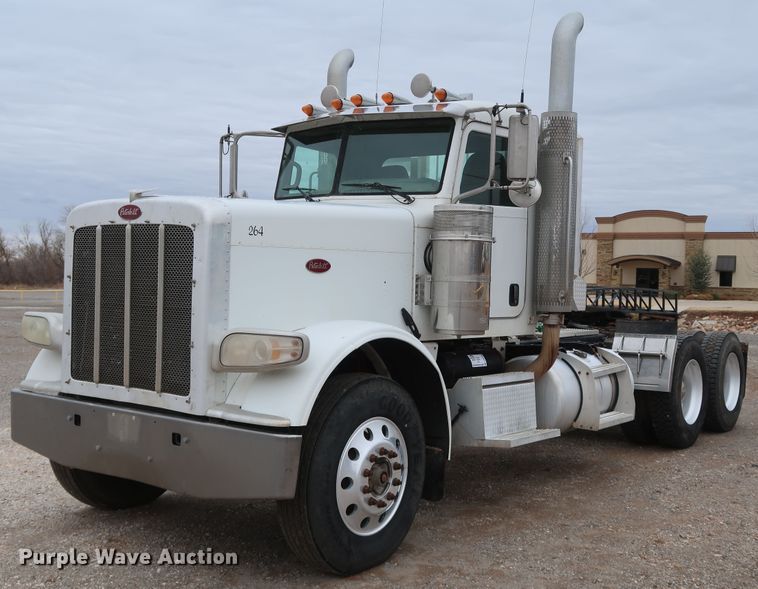image for item DK3596 2009 Peterbilt 388  semi truck