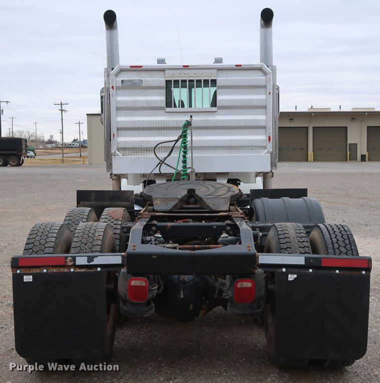 image for item DK3596 2009 Peterbilt 388  semi truck