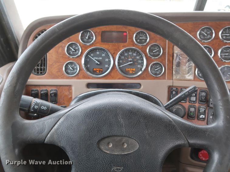 image for item DK3596 2009 Peterbilt 388  semi truck