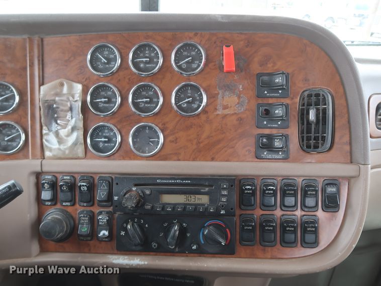 image for item DK3596 2009 Peterbilt 388  semi truck