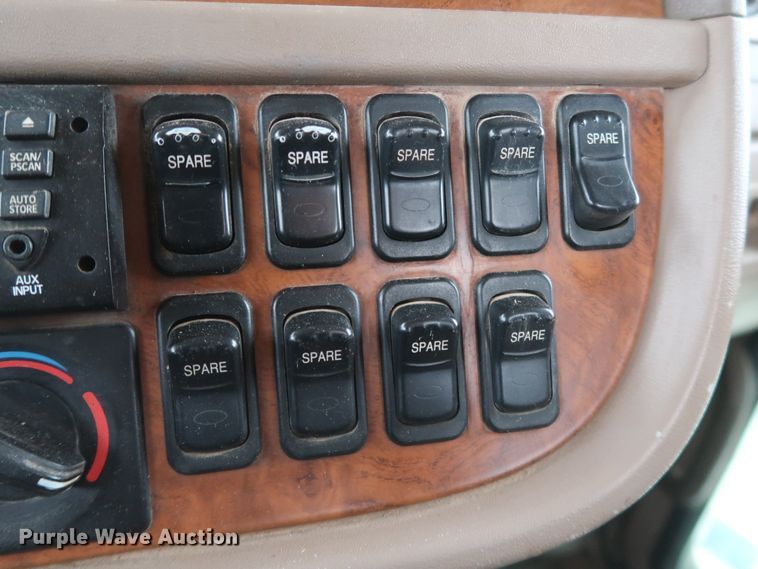 image for item DK3596 2009 Peterbilt 388  semi truck