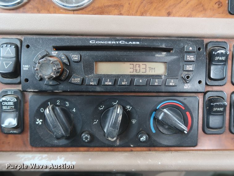 image for item DK3596 2009 Peterbilt 388  semi truck