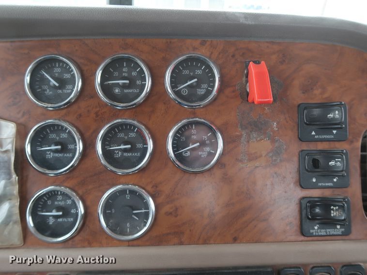 image for item DK3596 2009 Peterbilt 388  semi truck