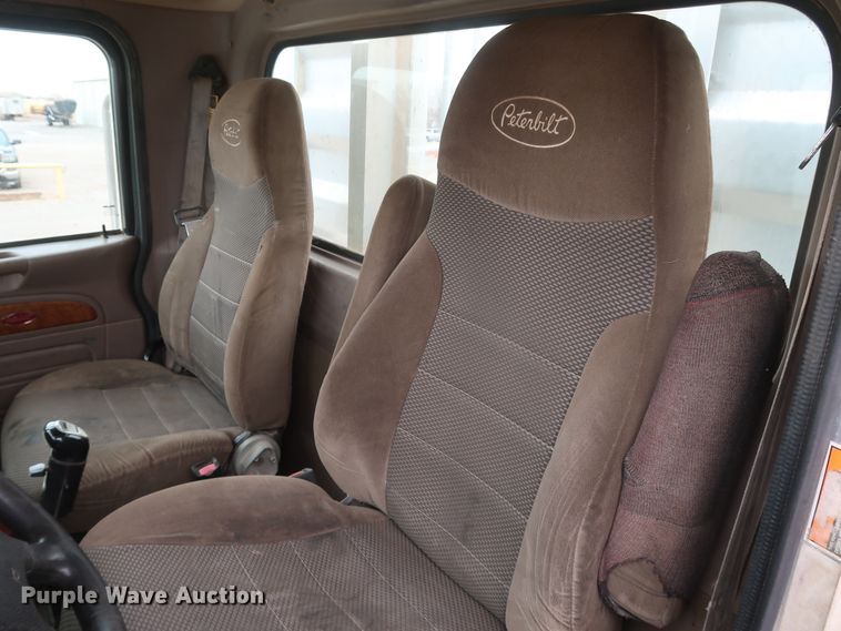 image for item DK3596 2009 Peterbilt 388  semi truck