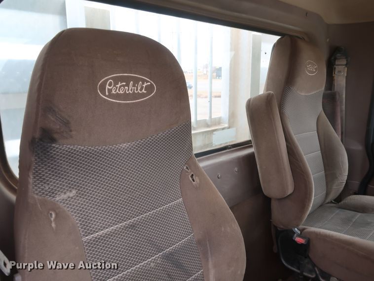 image for item DK3596 2009 Peterbilt 388  semi truck