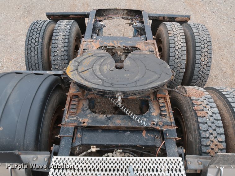 image for item DK3596 2009 Peterbilt 388  semi truck