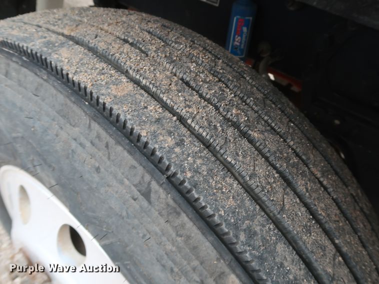 image for item DK3596 2009 Peterbilt 388  semi truck