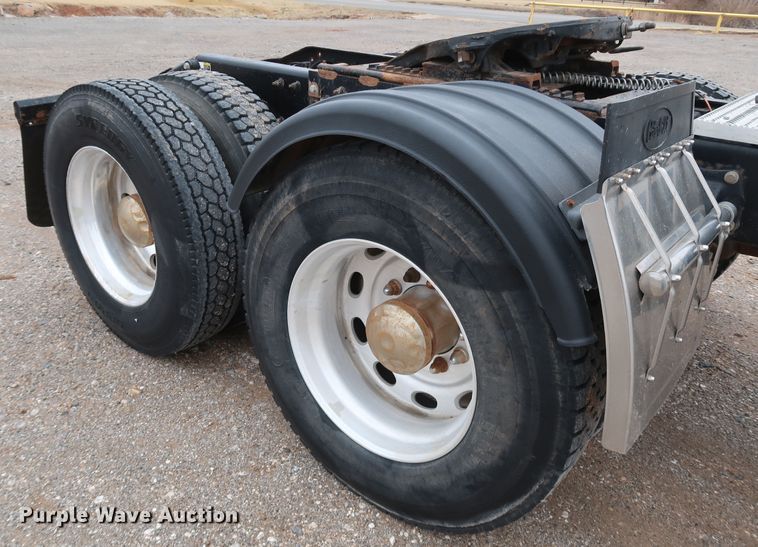 image for item DK3596 2009 Peterbilt 388  semi truck