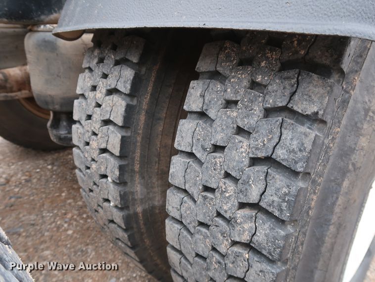 image for item DK3596 2009 Peterbilt 388  semi truck