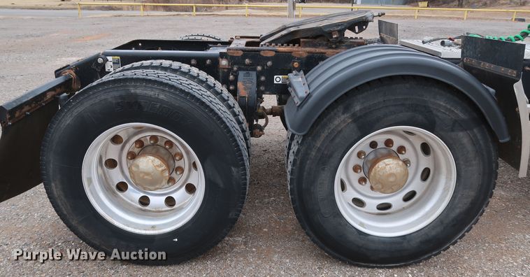 image for item DK3596 2009 Peterbilt 388  semi truck