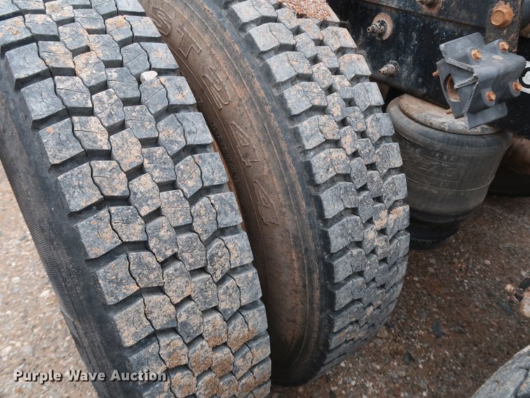 image for item DK3596 2009 Peterbilt 388  semi truck