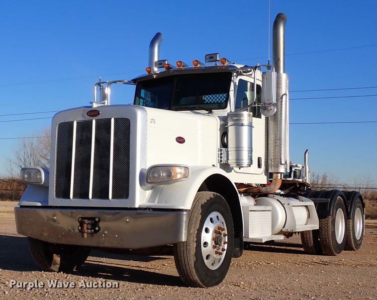image for item DK3597 2011 Peterbilt 388  semi truck