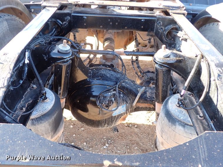 image for item DK3597 2011 Peterbilt 388  semi truck