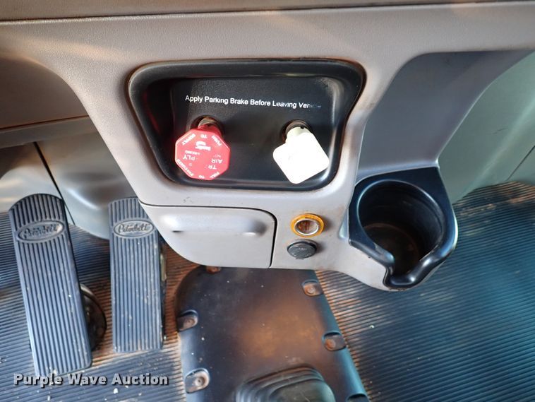 image for item DK3597 2011 Peterbilt 388  semi truck