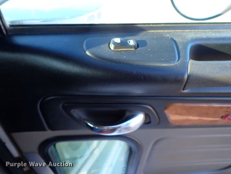 image for item DK3597 2011 Peterbilt 388  semi truck