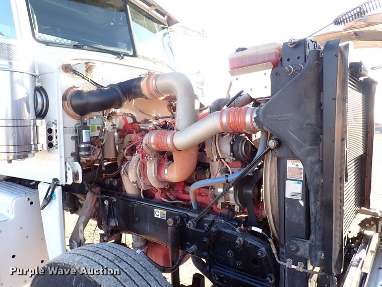 image for item DK3597 2011 Peterbilt 388  semi truck