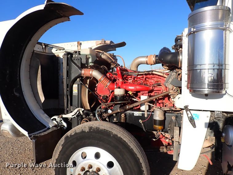 image for item DK3597 2011 Peterbilt 388  semi truck