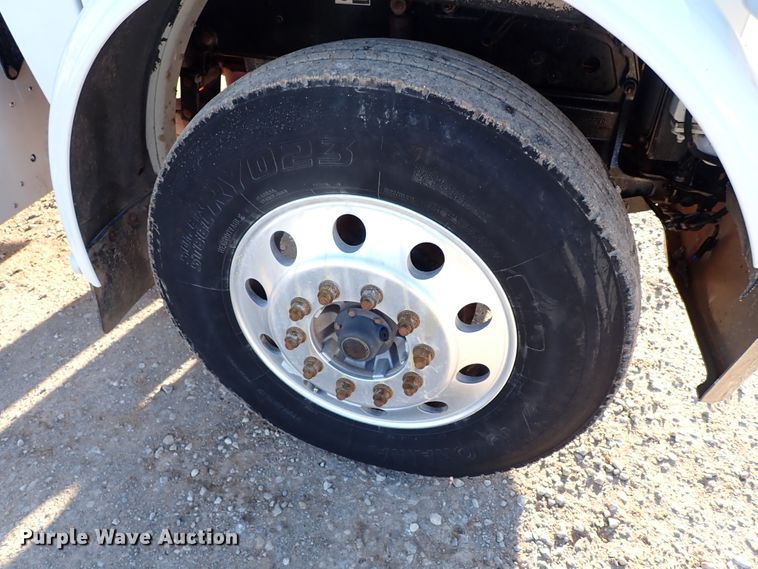 image for item DK3597 2011 Peterbilt 388  semi truck