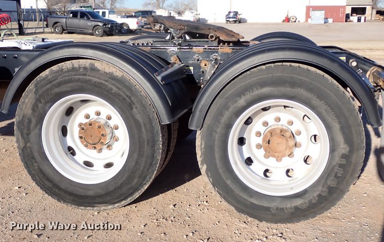 image for item DK3597 2011 Peterbilt 388  semi truck