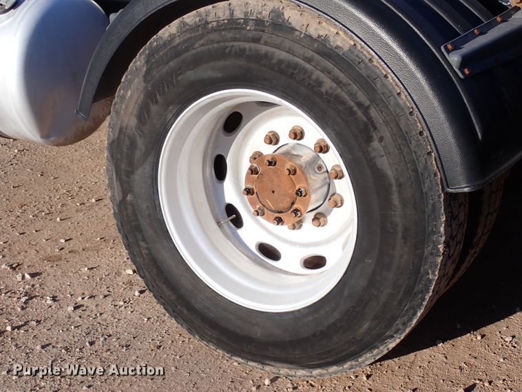 image for item DK3597 2011 Peterbilt 388  semi truck