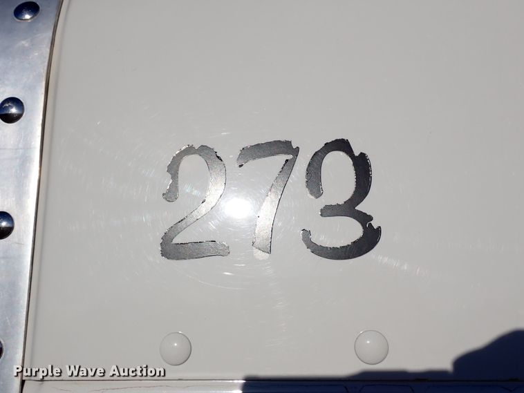 image for item DK3597 2011 Peterbilt 388  semi truck