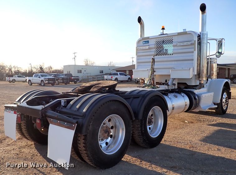 image for item DK3598 2013 Peterbilt 388  semi truck