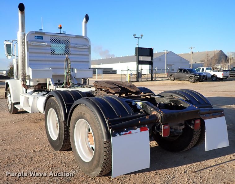 image for item DK3598 2013 Peterbilt 388  semi truck
