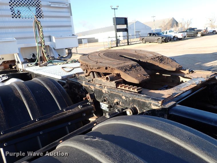 image for item DK3598 2013 Peterbilt 388  semi truck