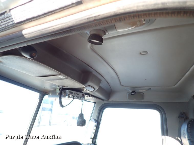 image for item DK3598 2013 Peterbilt 388  semi truck