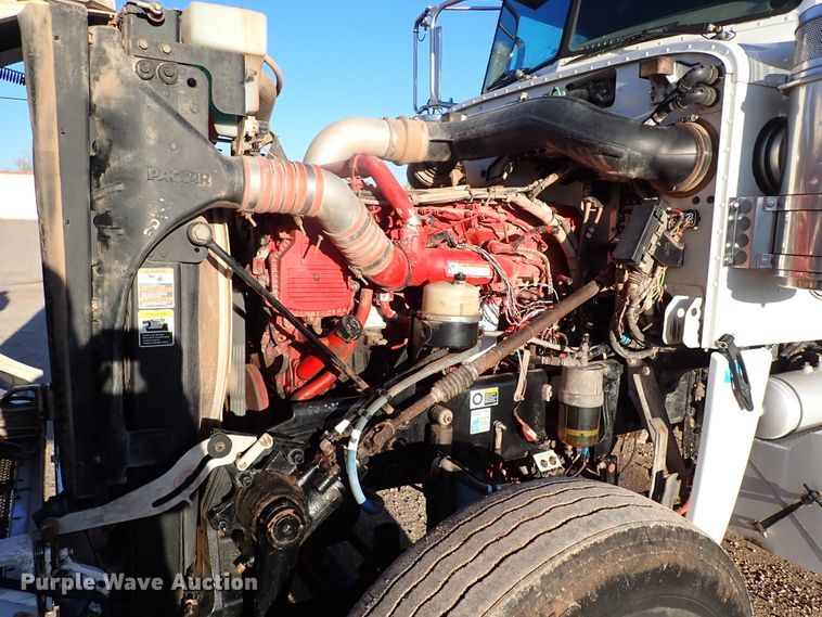 image for item DK3598 2013 Peterbilt 388  semi truck