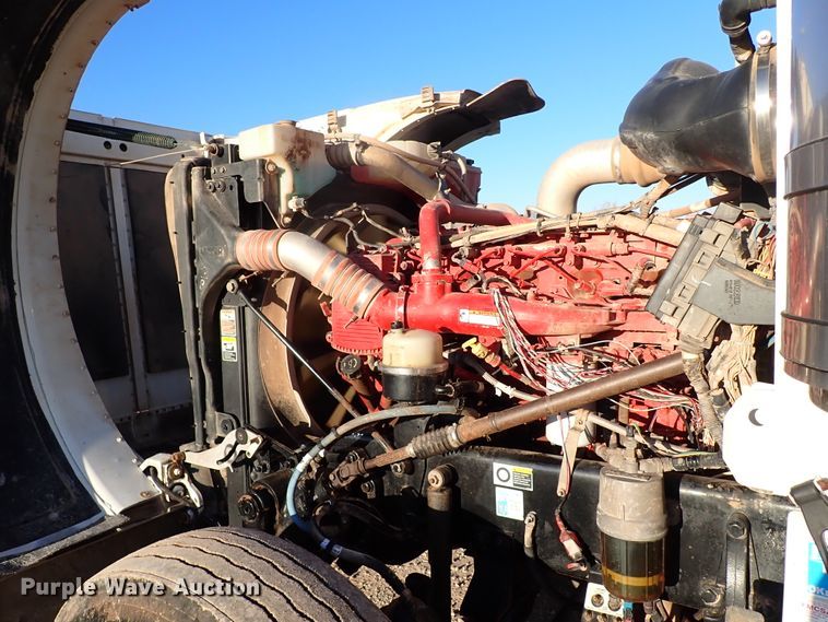 image for item DK3598 2013 Peterbilt 388  semi truck