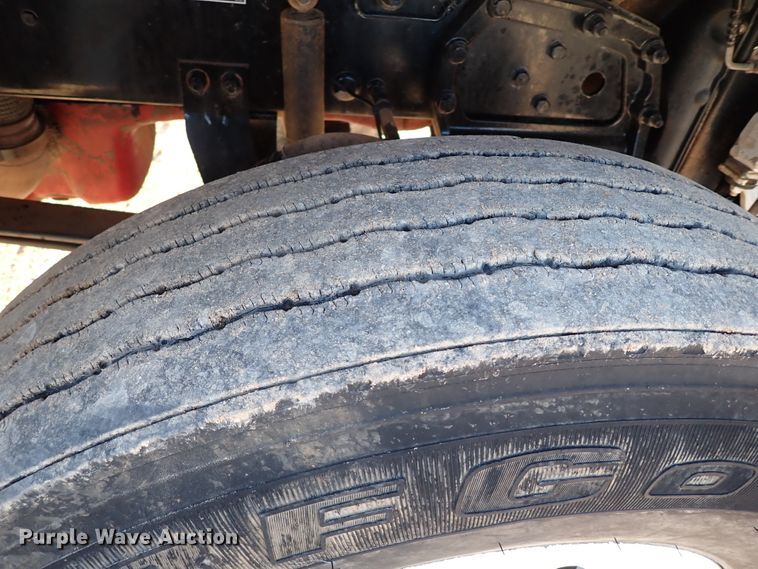 image for item DK3598 2013 Peterbilt 388  semi truck