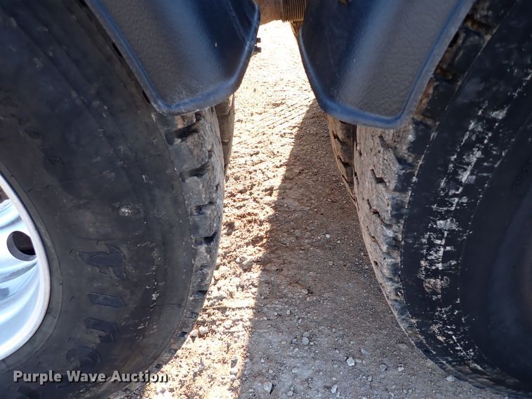 image for item DK3598 2013 Peterbilt 388  semi truck