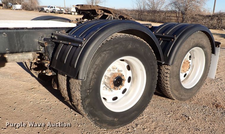 image for item DK3598 2013 Peterbilt 388  semi truck