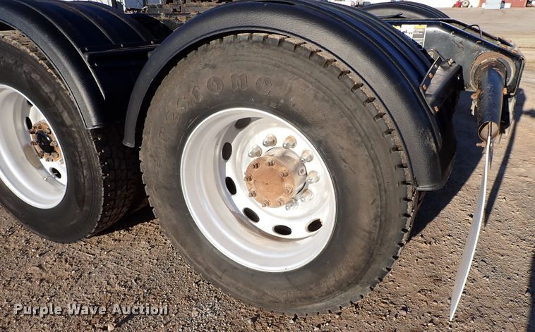 image for item DK3598 2013 Peterbilt 388  semi truck