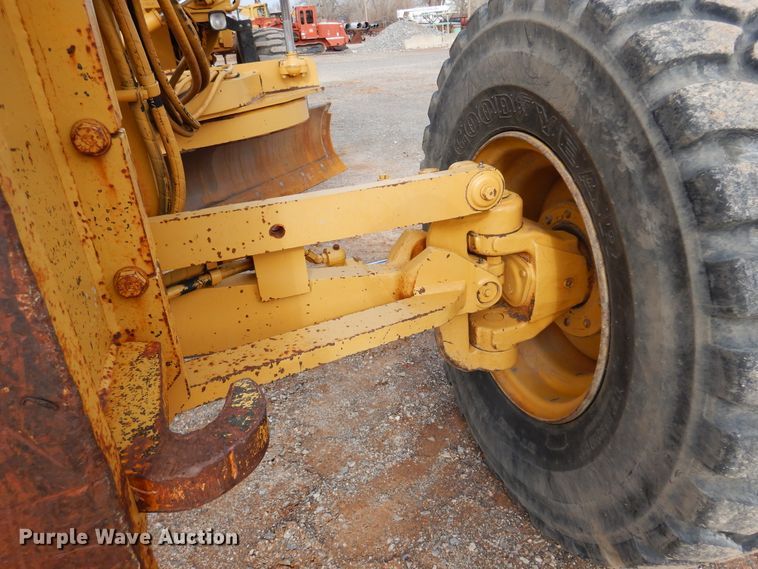 image for item DK3605 2000 Caterpillar 140H  motor grader