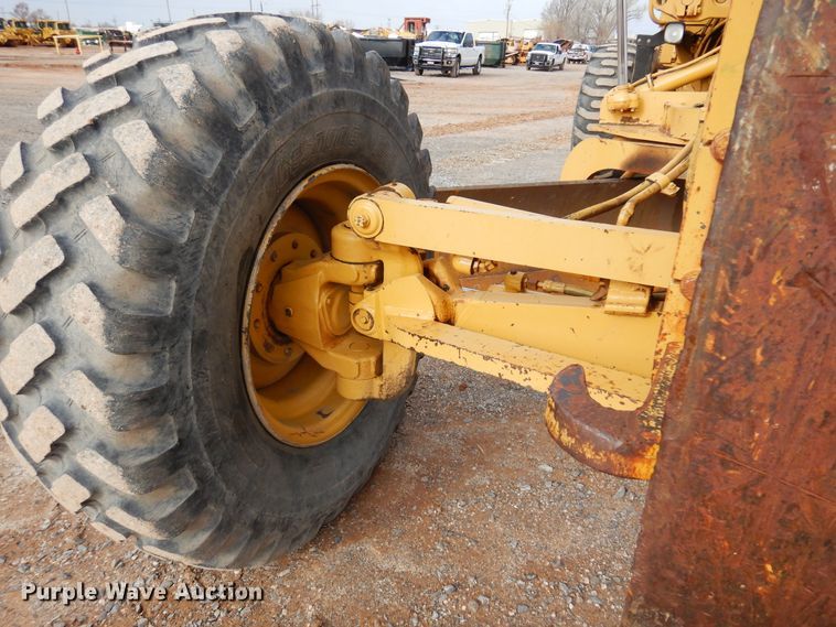 image for item DK3605 2000 Caterpillar 140H  motor grader