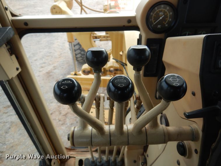 image for item DK3605 2000 Caterpillar 140H  motor grader