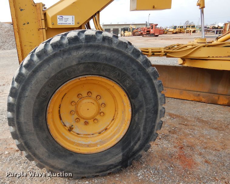 image for item DK3605 2000 Caterpillar 140H  motor grader
