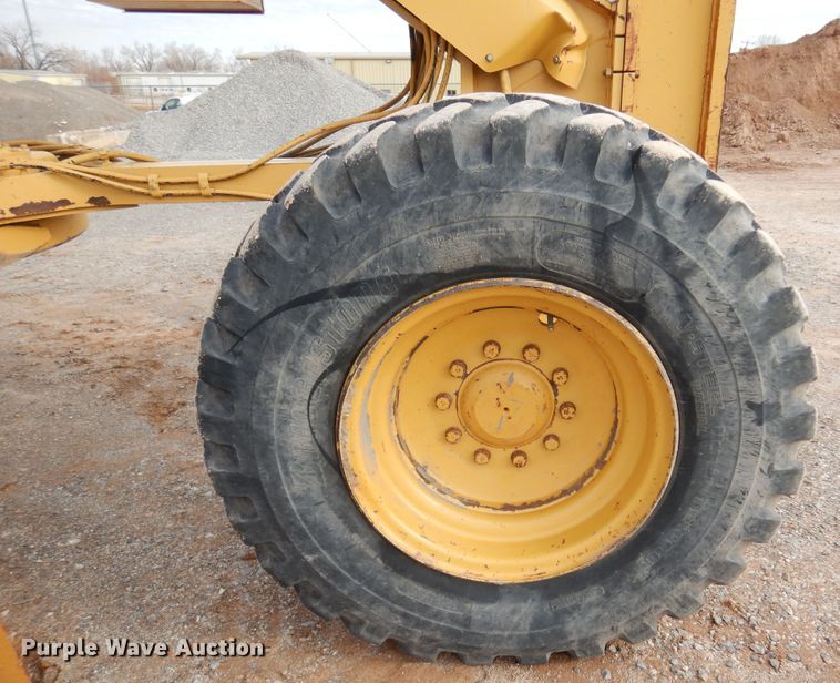 image for item DK3605 2000 Caterpillar 140H  motor grader