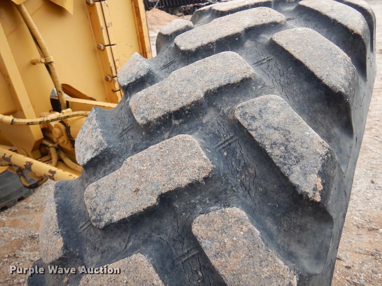 image for item DK3605 2000 Caterpillar 140H  motor grader