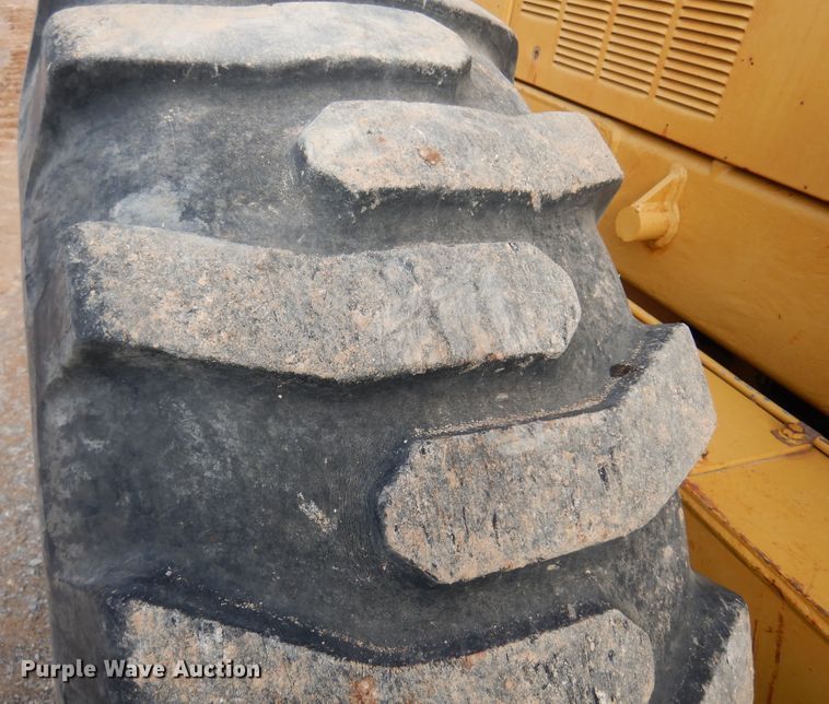 image for item DK3605 2000 Caterpillar 140H  motor grader