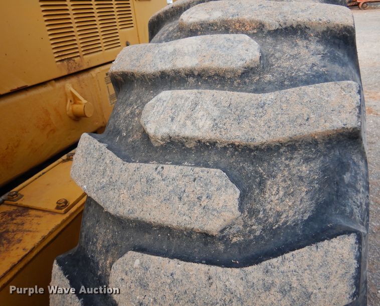 image for item DK3605 2000 Caterpillar 140H  motor grader