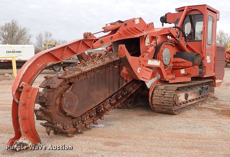 image for item DK3608 2007 Ditch Witch HT220  trencher