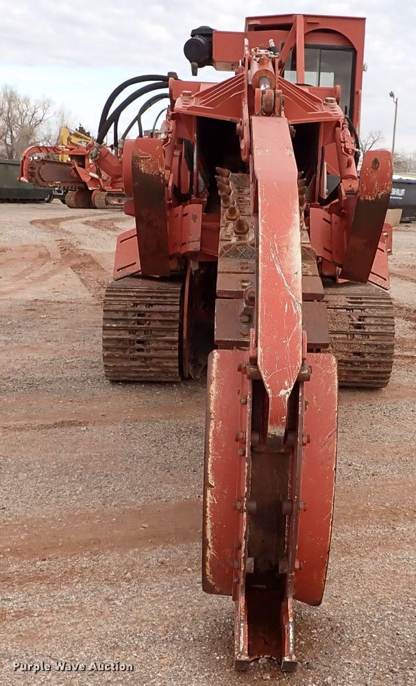 image for item DK3608 2007 Ditch Witch HT220  trencher