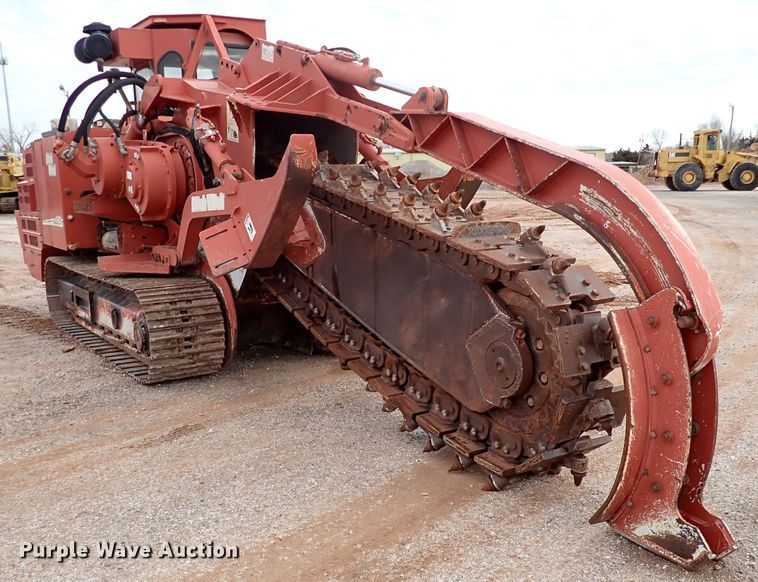 image for item DK3608 2007 Ditch Witch HT220  trencher