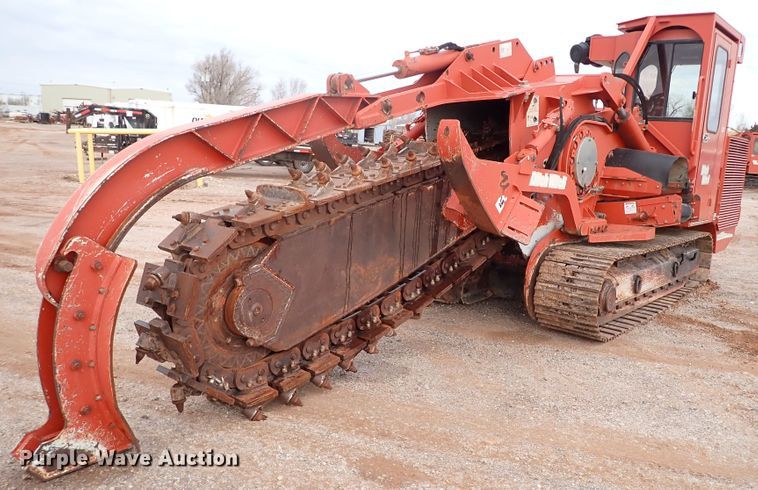 image for item DK3608 2007 Ditch Witch HT220  trencher