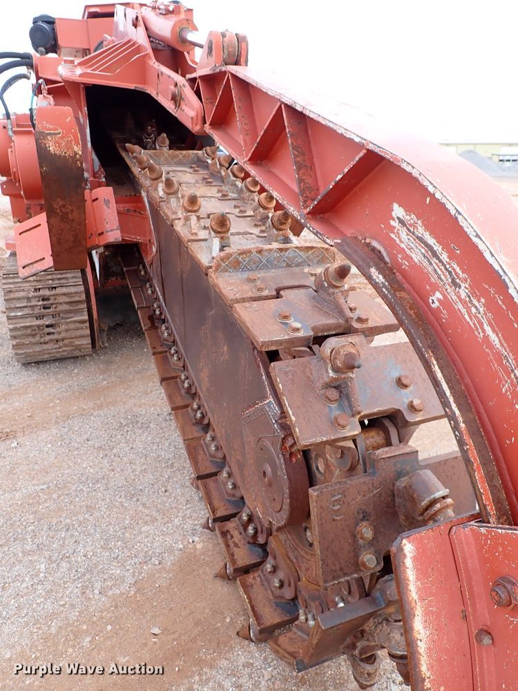 image for item DK3608 2007 Ditch Witch HT220  trencher