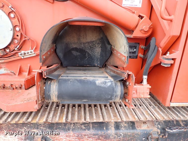 image for item DK3608 2007 Ditch Witch HT220  trencher